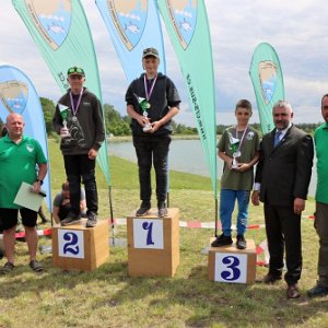 Závody o pohár předsedy SÚS</b>